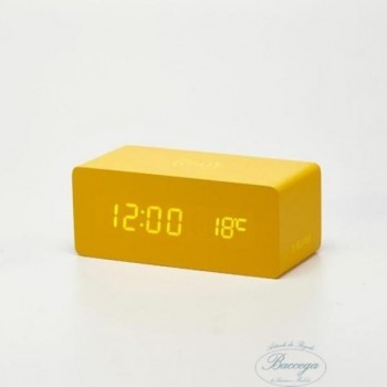 Sveglia in legno LED cm 17*8*7 confunzione di ricarica wireles GIALLO (Cod. PO341-YE)